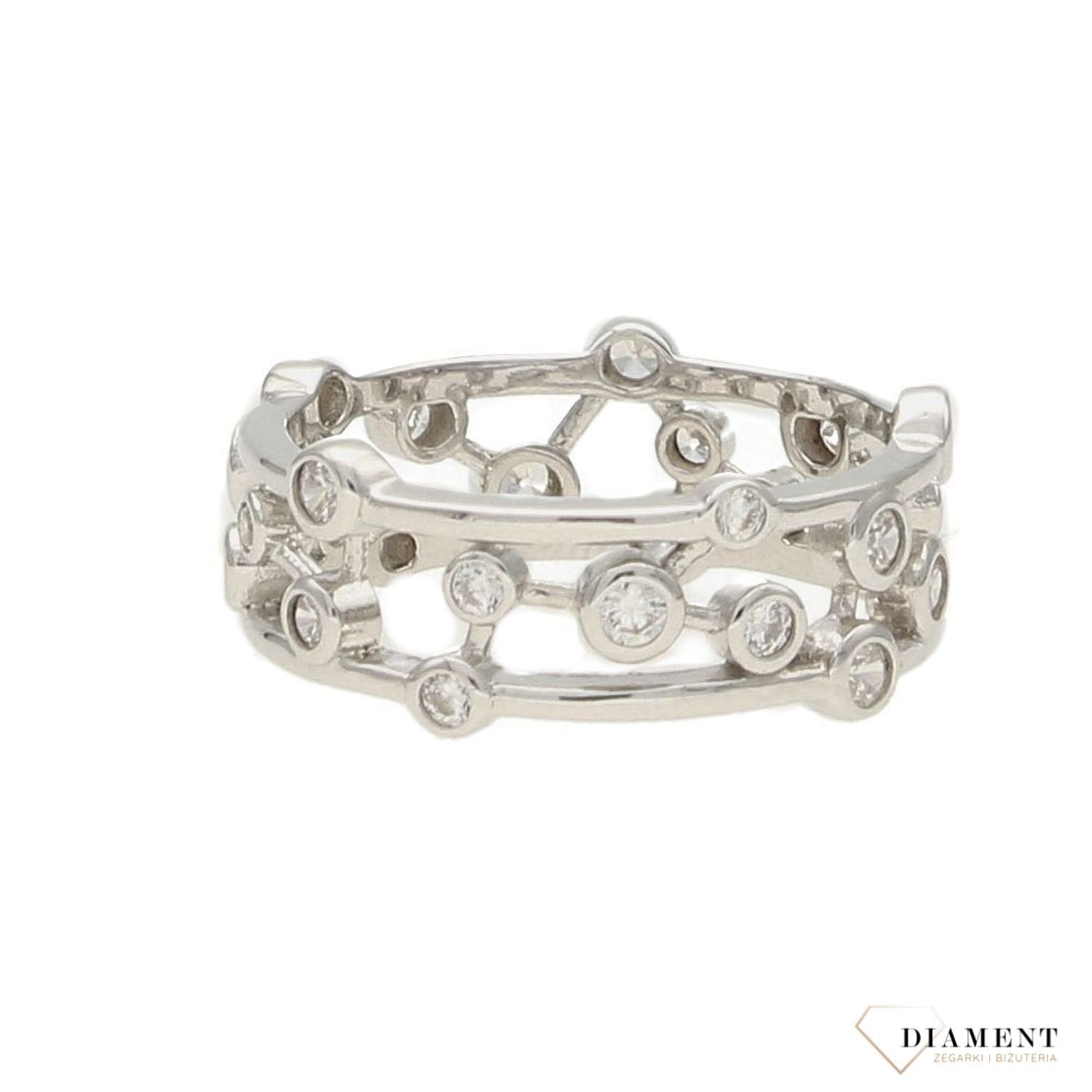 Pierścionek srebrny biała cyrkonia Dall'Acqua .Srebro trafi w gust każdej miłośniczki klasyki, a dodatkowe zdobienia w postaci cyrkonii dodają pierścionkowi wyjątkowego uroku. 11.jpg